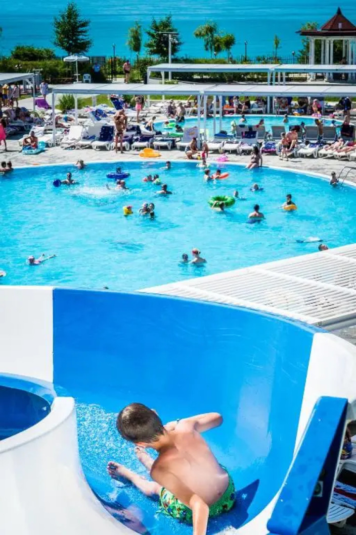 Premier Fort Cuisine - Full Board