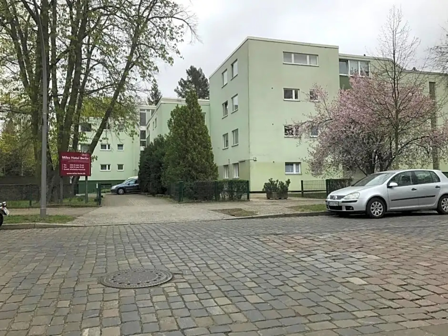 Isaak Miles Hotel