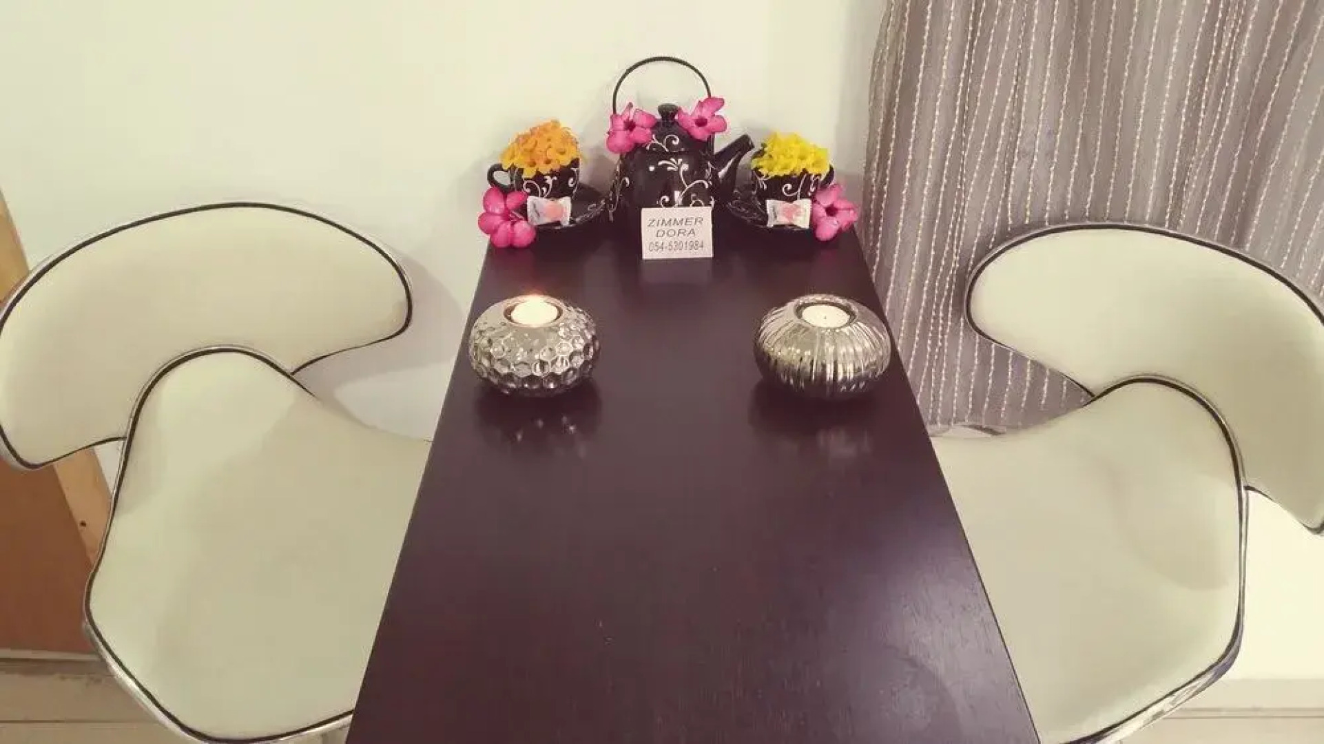 Zimmer Dora Dead Sea