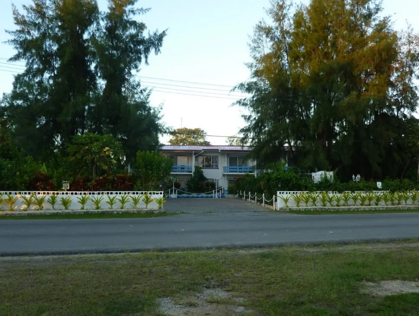 Captain Cook Apartments