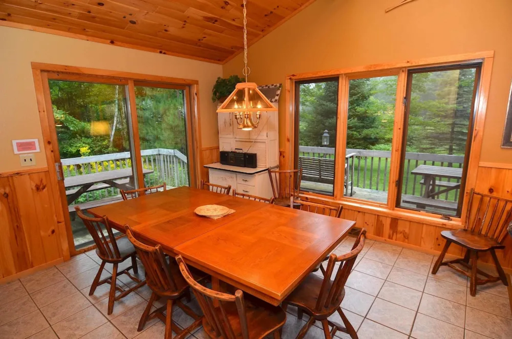 Pineview 3 Bedrooms 2 Bathrooms Condo