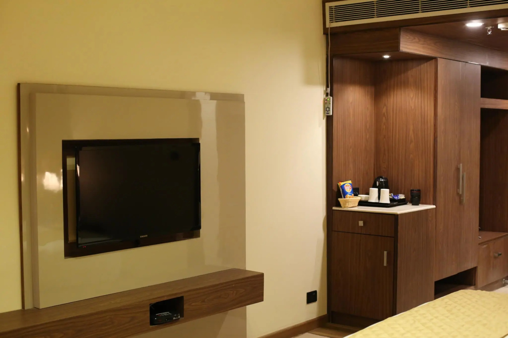 Udman Hotels and Resorts BY FERNS N PETALS