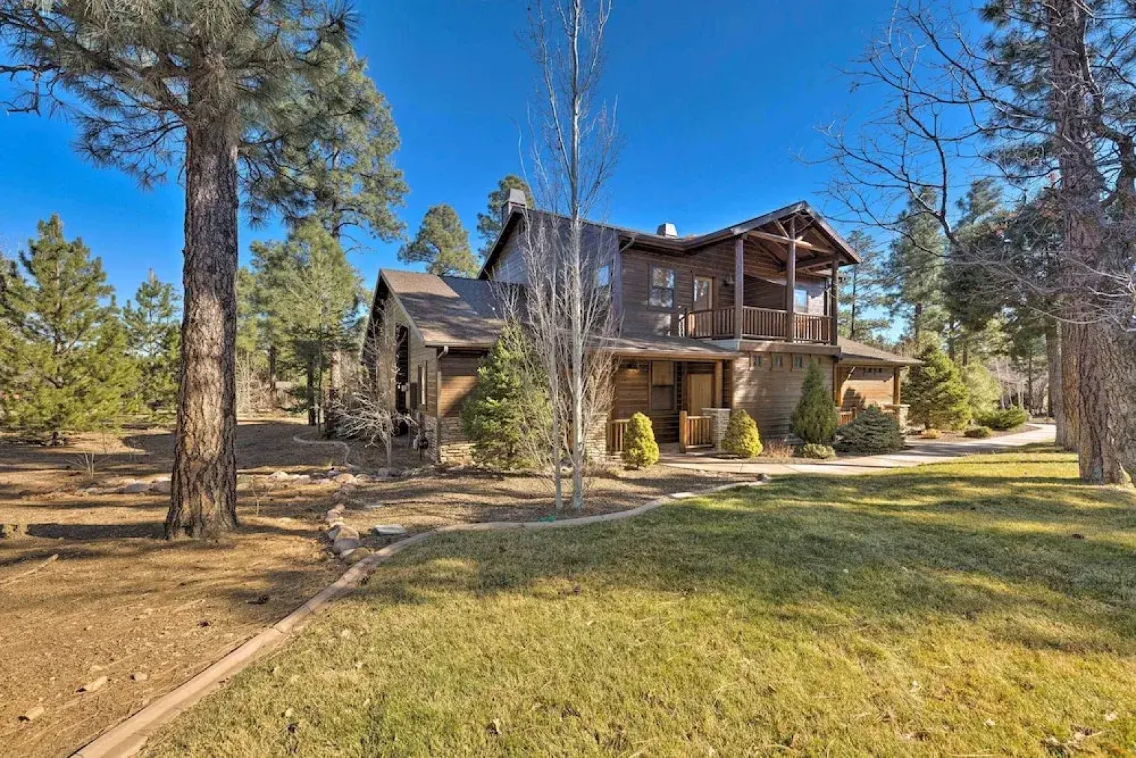 Spacious & Lovely Getaway w/ Deck in Show Low!