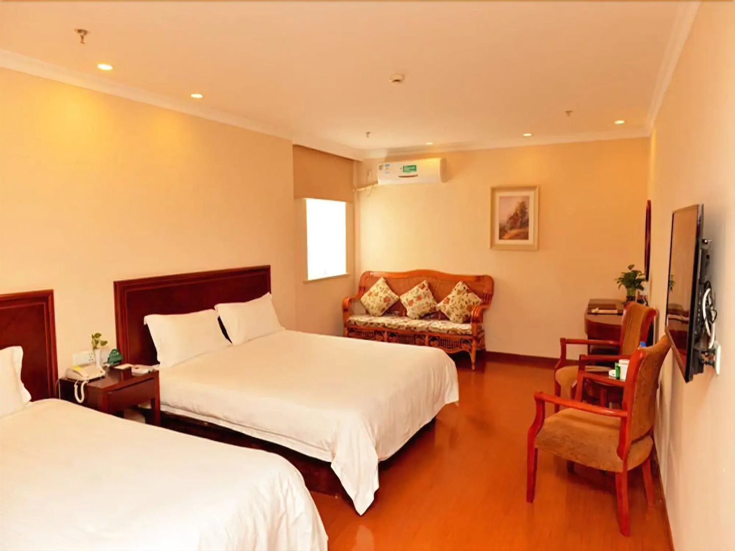 GreenTree Inn Jiaxing Pinghu Zhapu Jiulong Mountain Express  Hotel