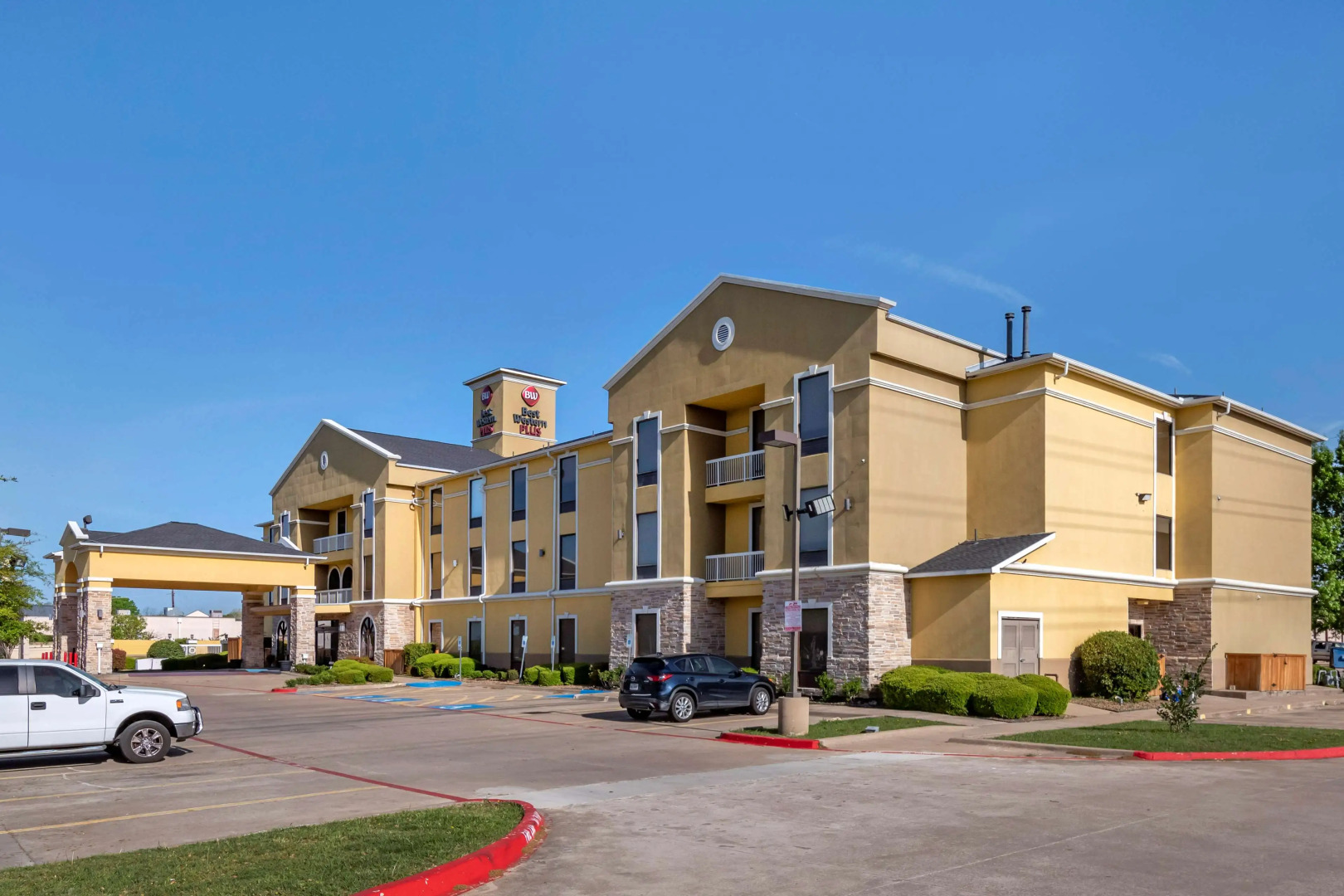 BEST WESTERN PLUS McKinney Inn & Suites