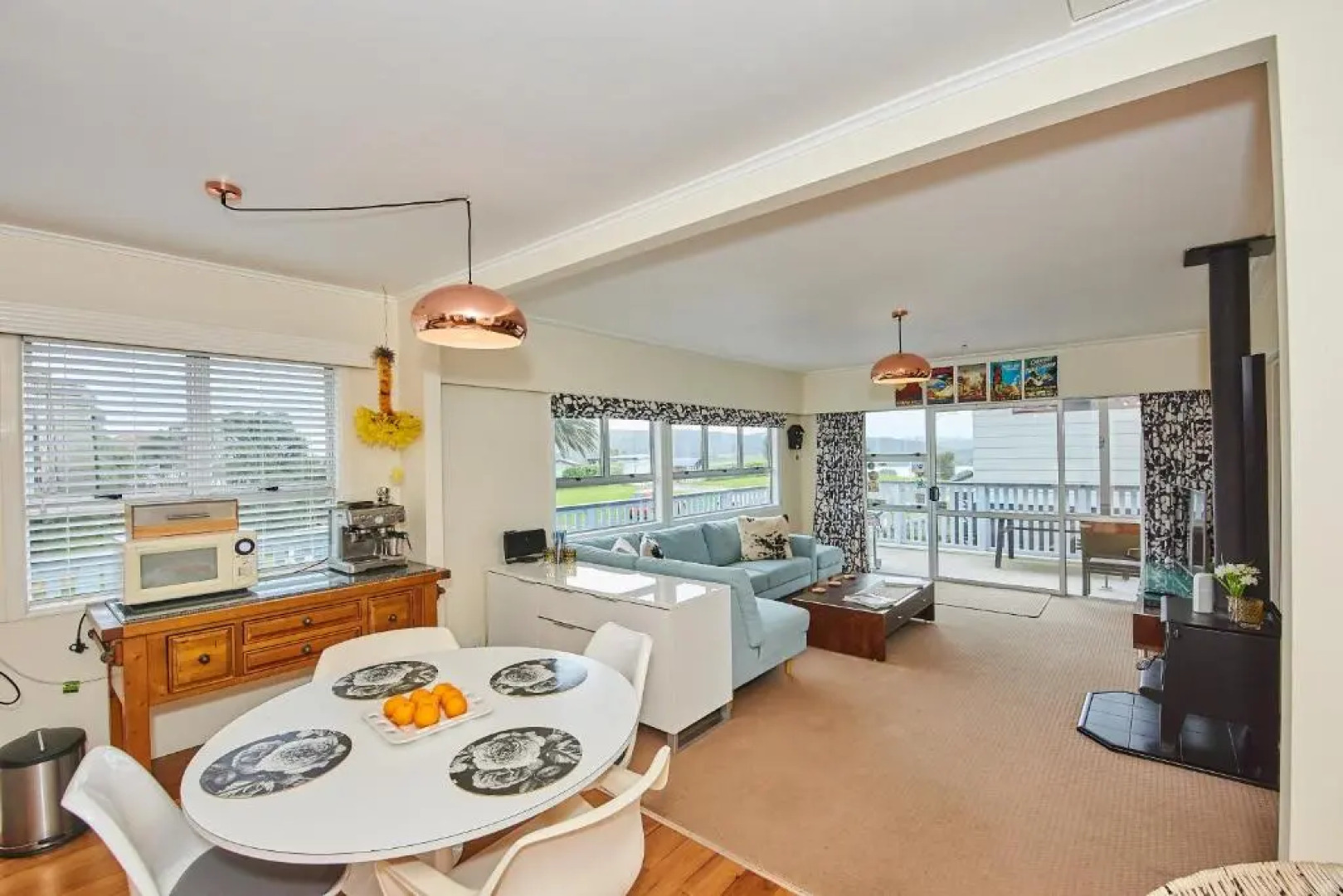 The Queenslander Raglan