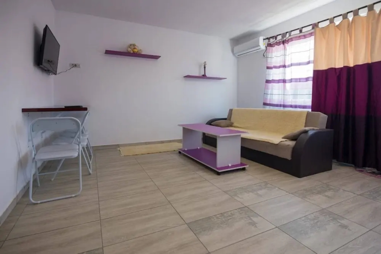 Captivating 1-bed Studio in Roșu