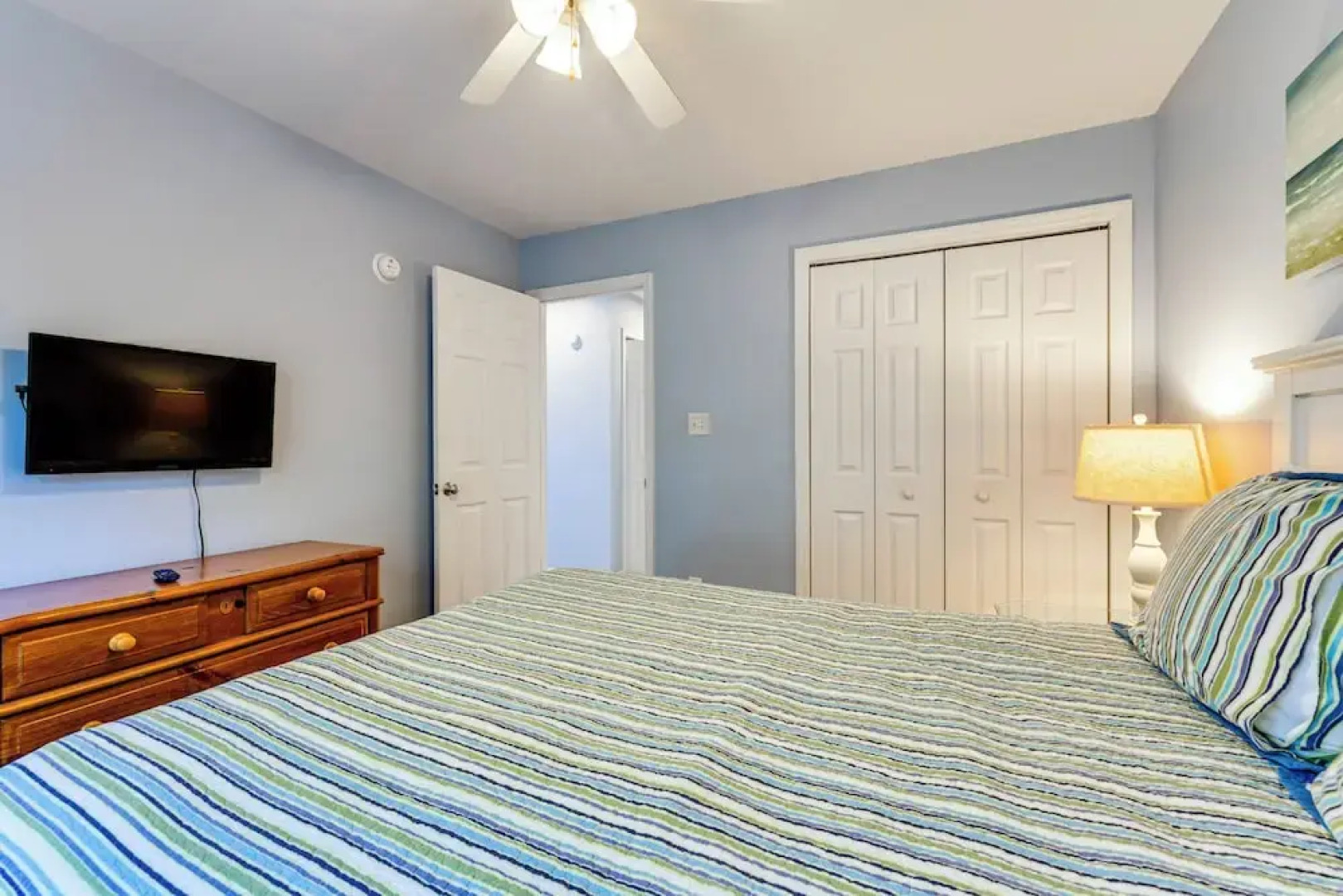 Steps to Beach: Emerald Isle Home w/ Deck!