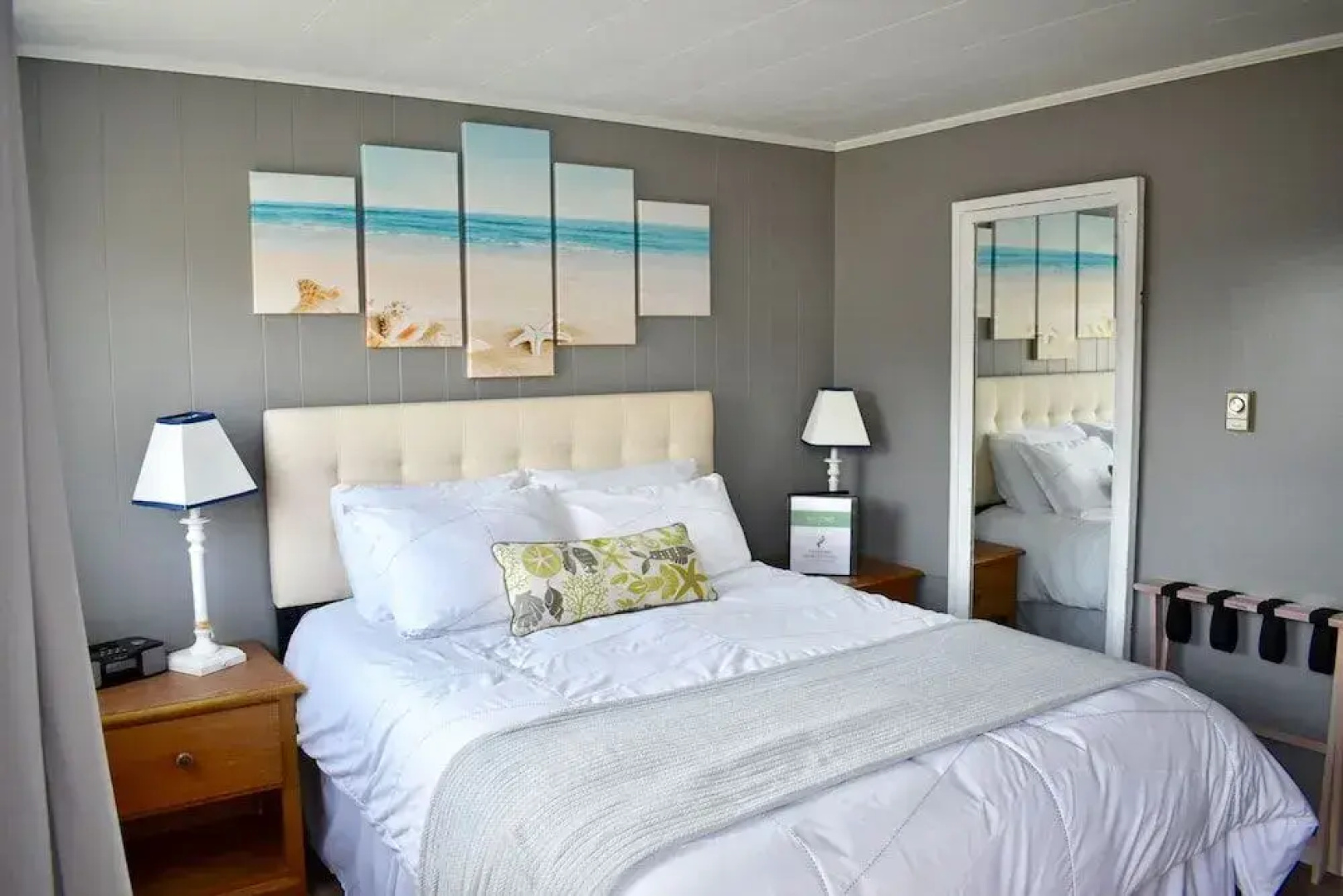 Friars Bay Inn & Cottages