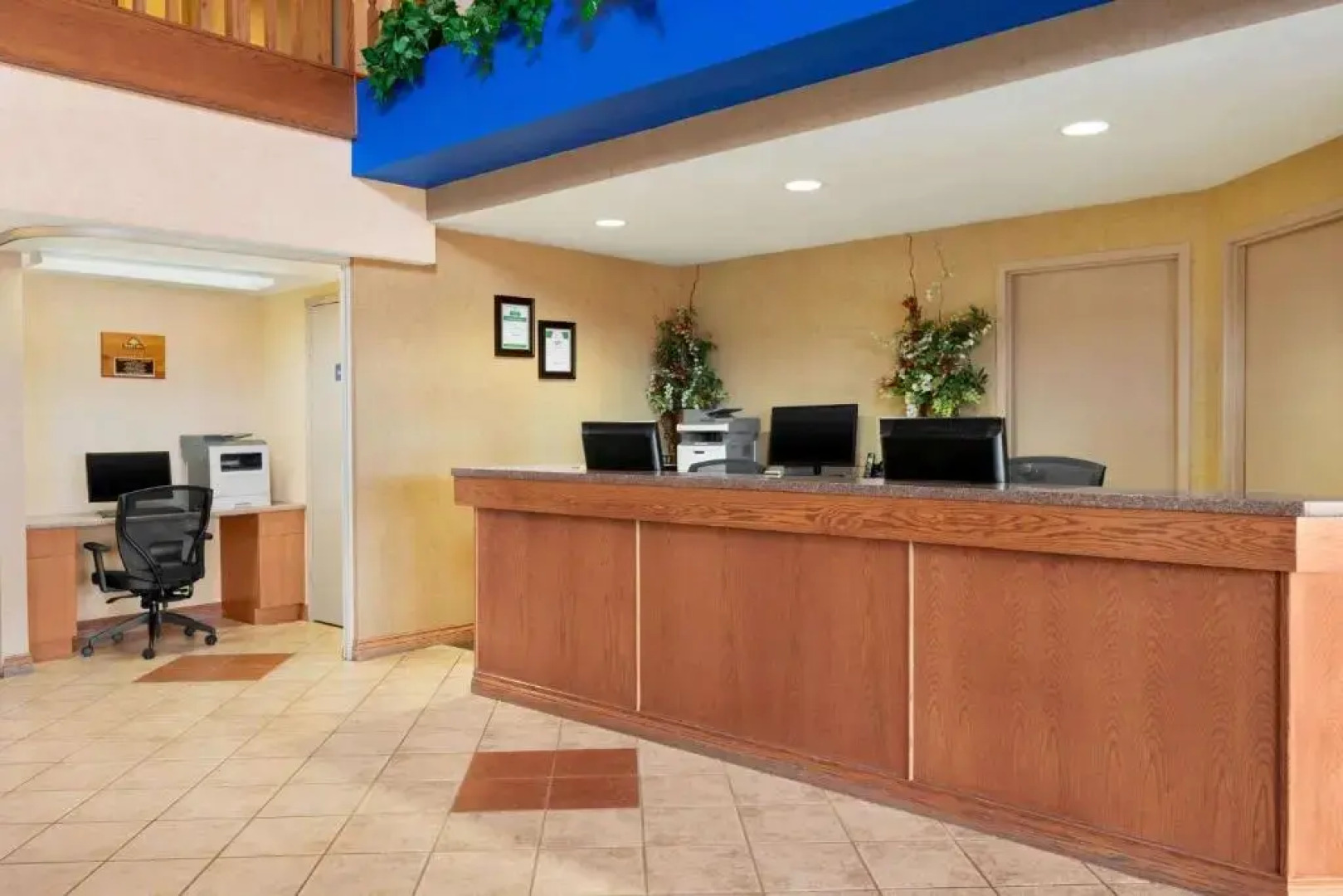 Days Inn And Suites - Thompson