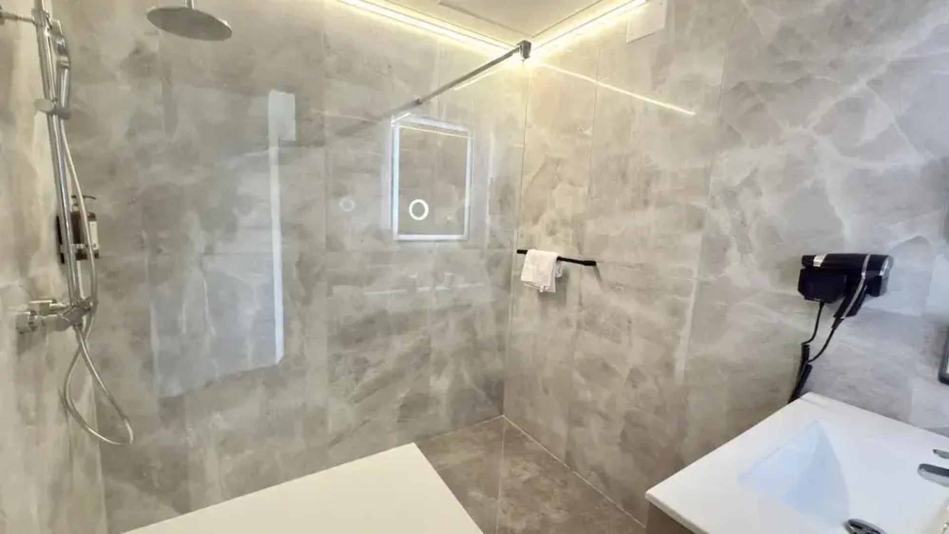 Logis Hotel La Goutte Deau