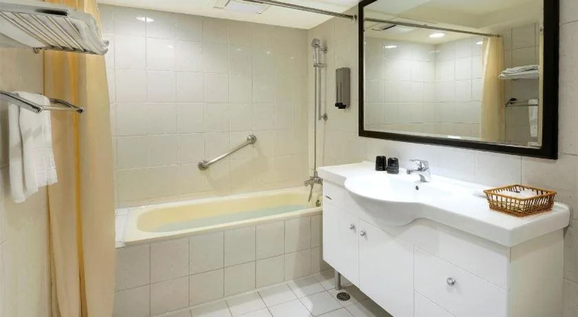 Green Garden Apartments