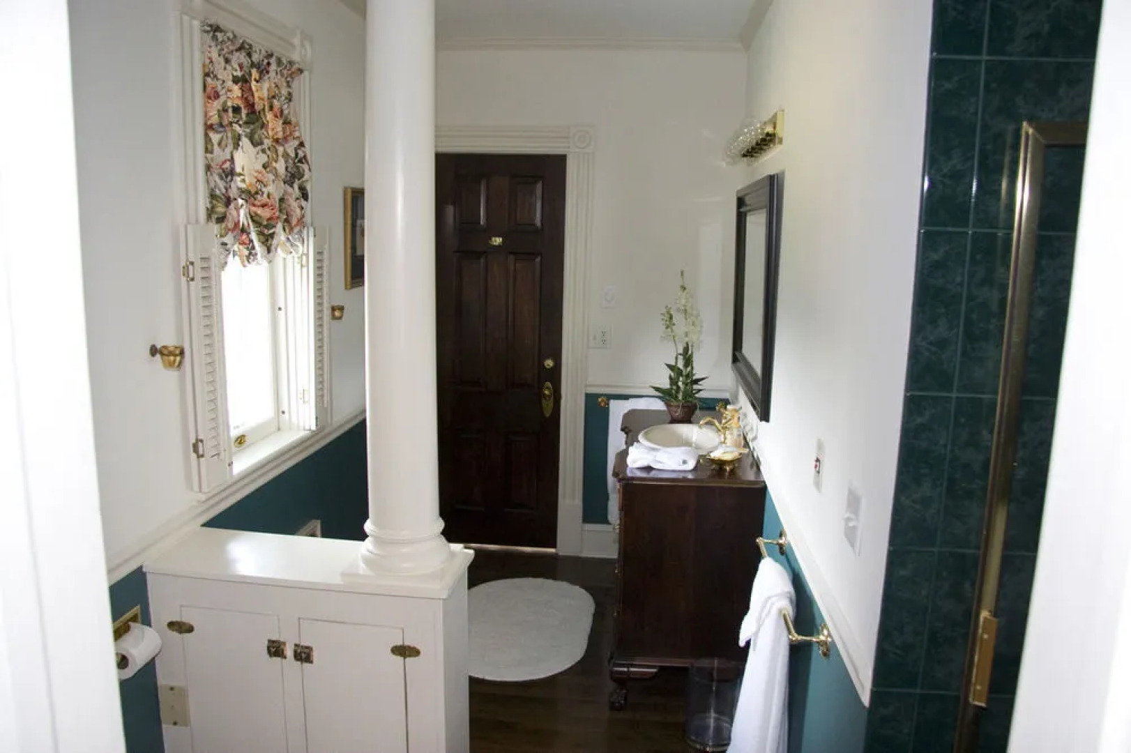 White Hall Manor Bed & Breakfast