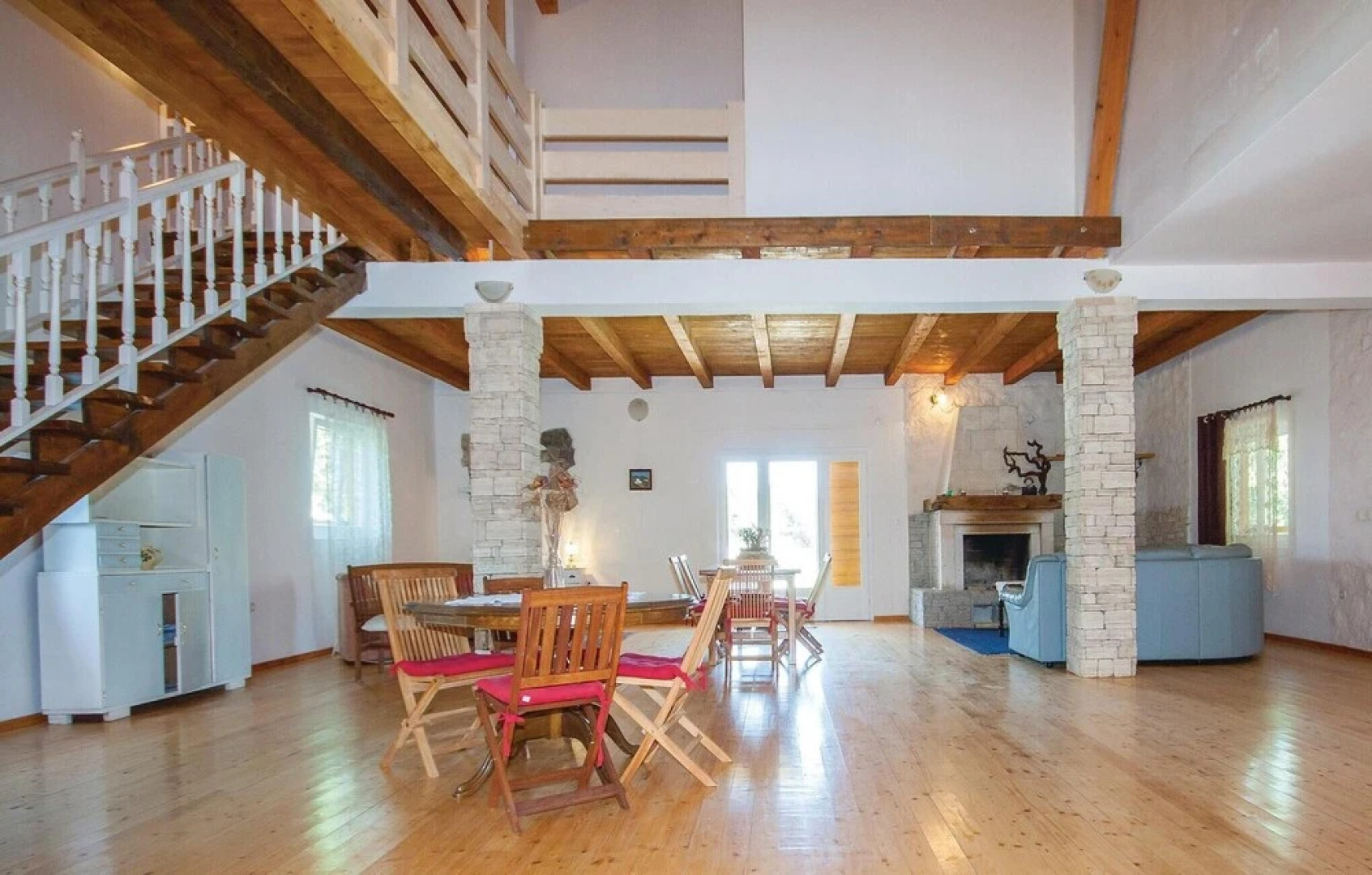 Amazing Home in Lozovac with Hot Tub, WiFi & 4 Bedrooms