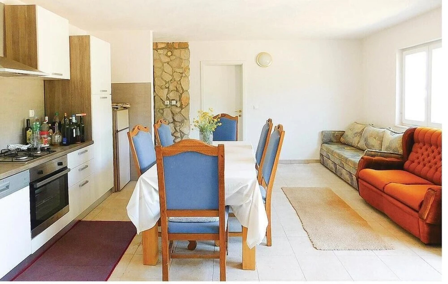 Amazing Home in Zastrazisce With 2 Bedrooms