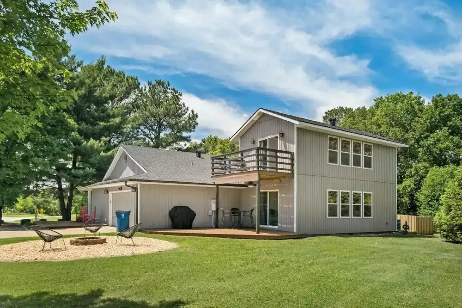 Tunnel Vision Trail Home -8 Min From Lake Windsor! 4 Bedroom Home by Redawning