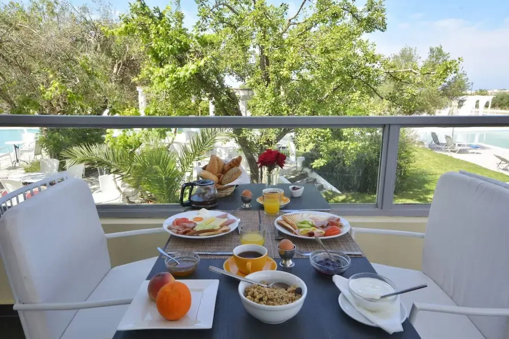 Likithos Hotel