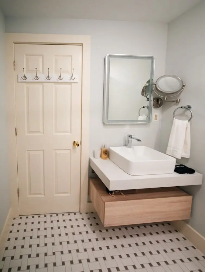 The General Stanton Inn