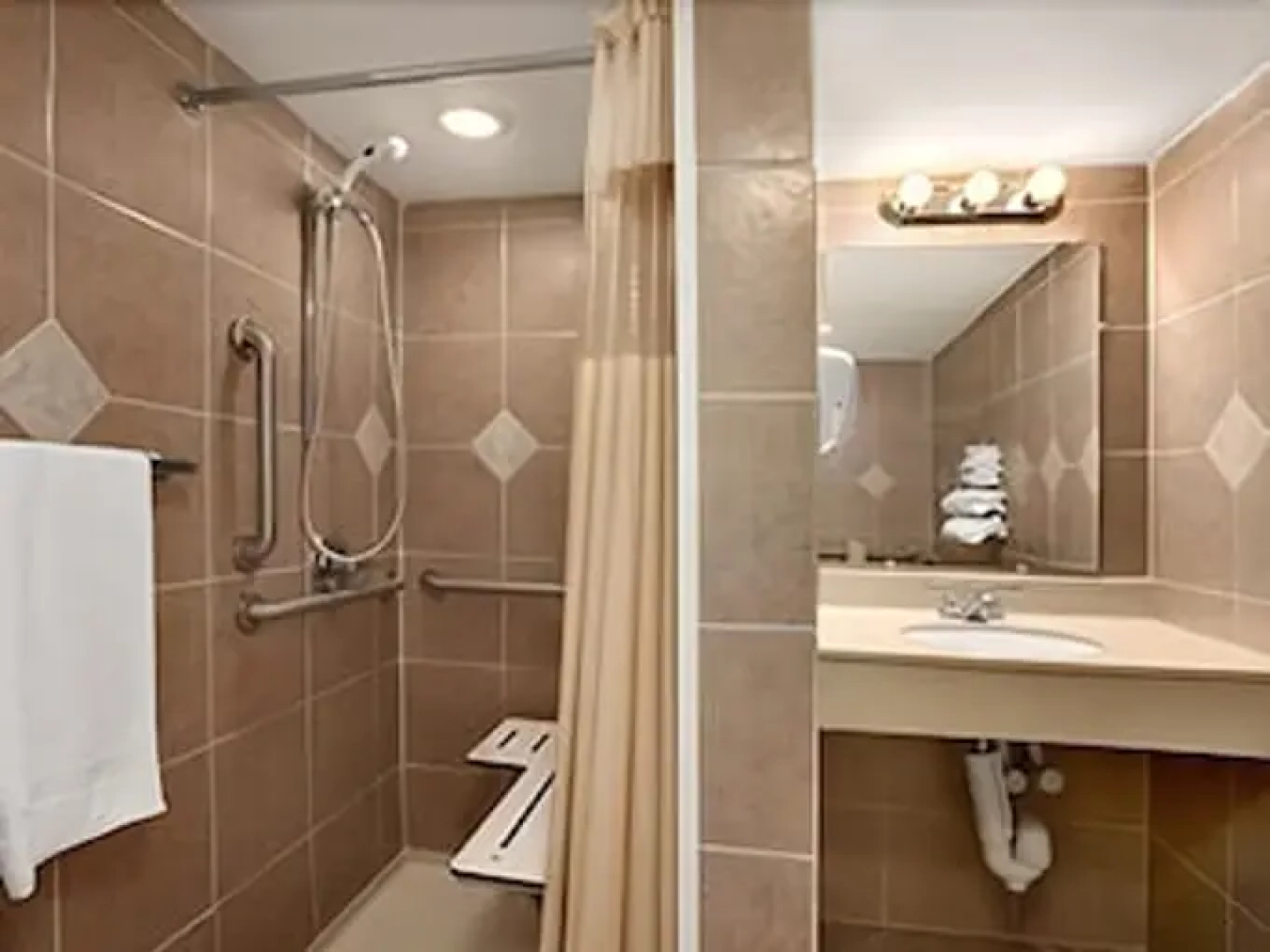 Tesla Biohealing Wellness Hotel & Resort Ramada