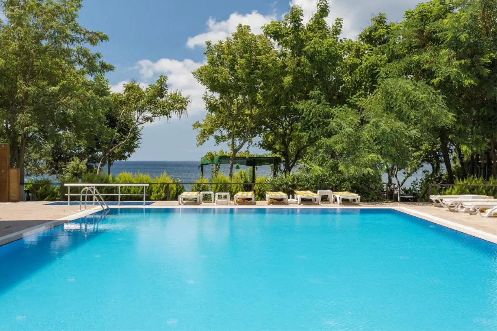 Troas Beach Hotel