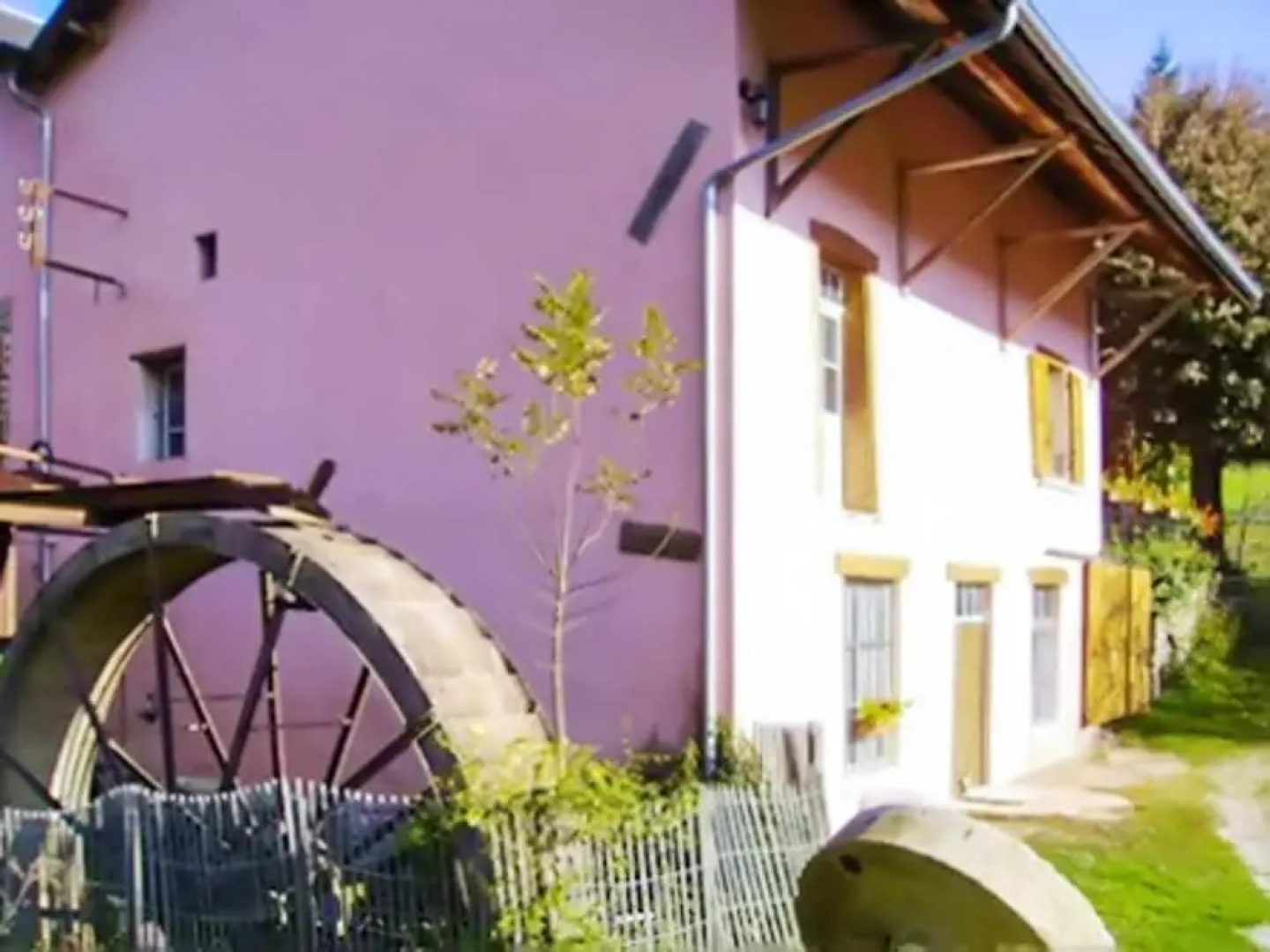 House With 2 Bedrooms in Chirens, With Enclosed Garden and Wifi - 25 k