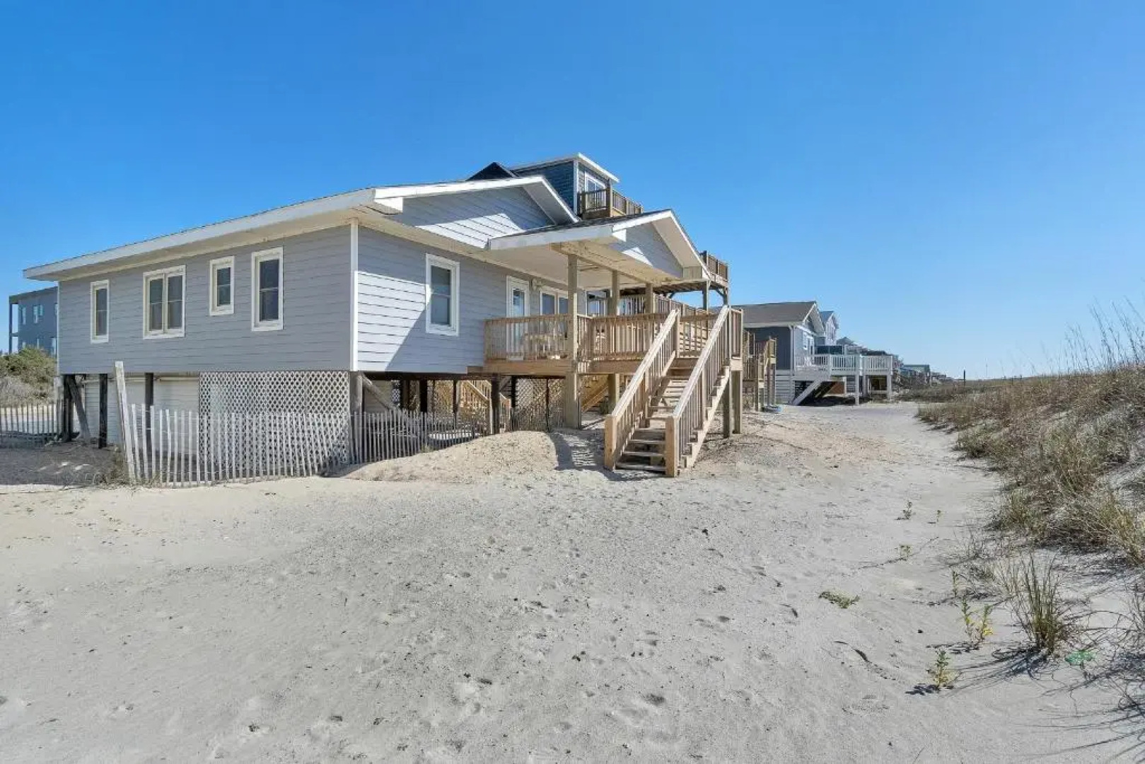 Lowe Tide by Oak Island Accommodations