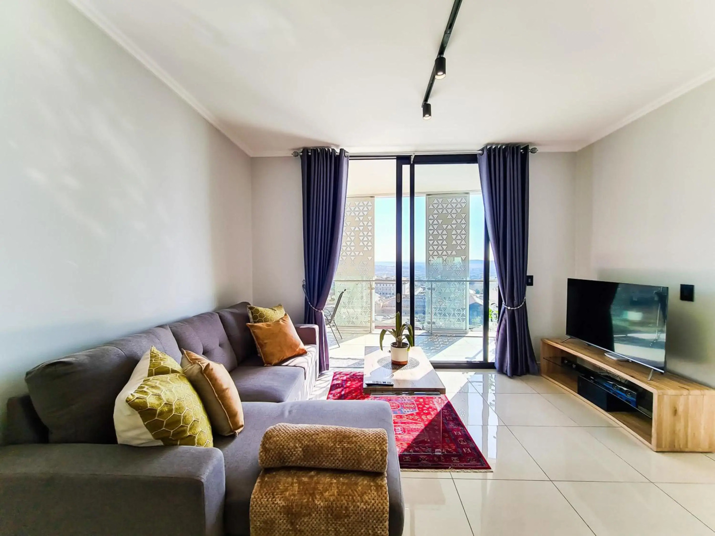 Ellipse Waterfall Upmarket Apartment