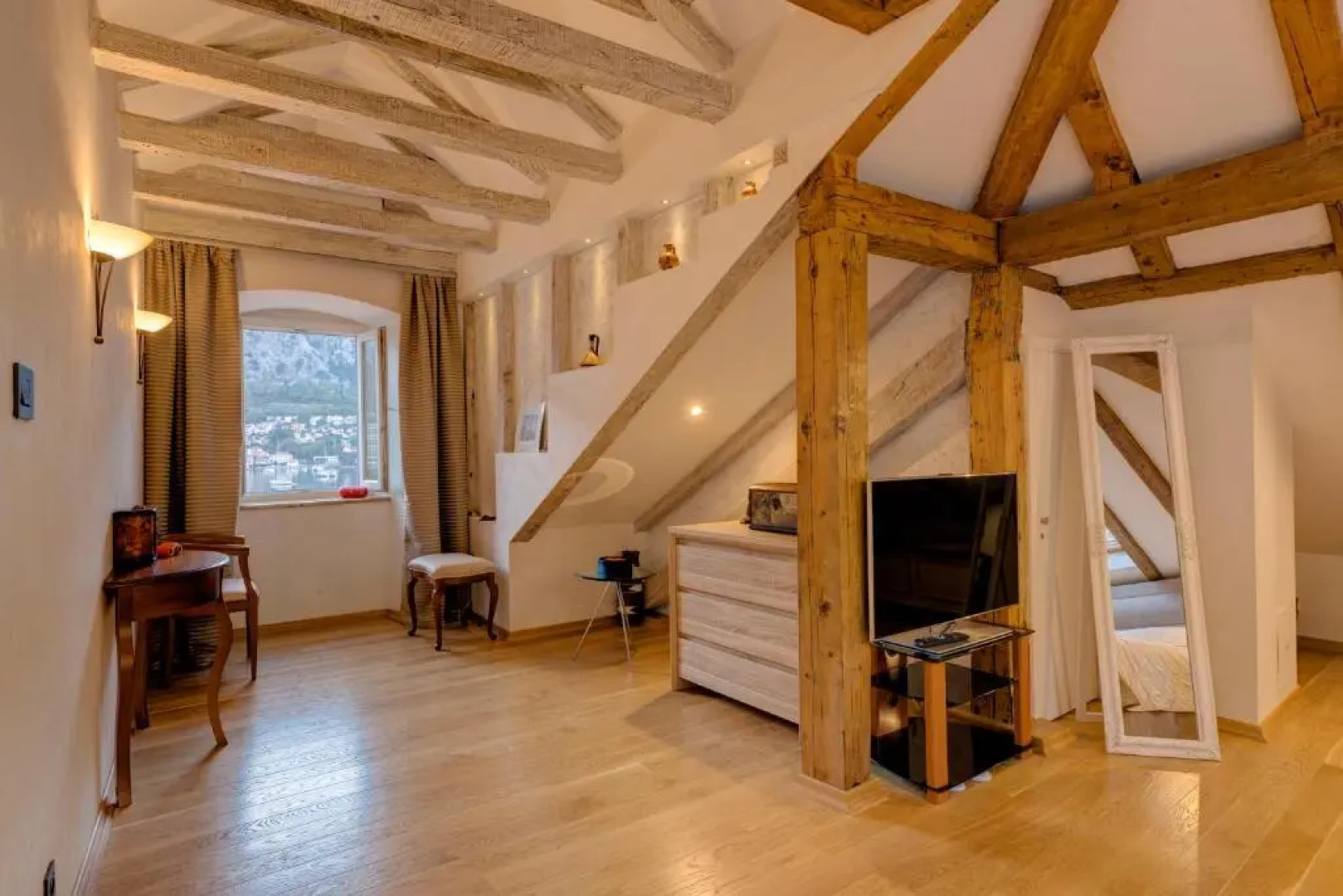 Kotor old town Palace Bucha