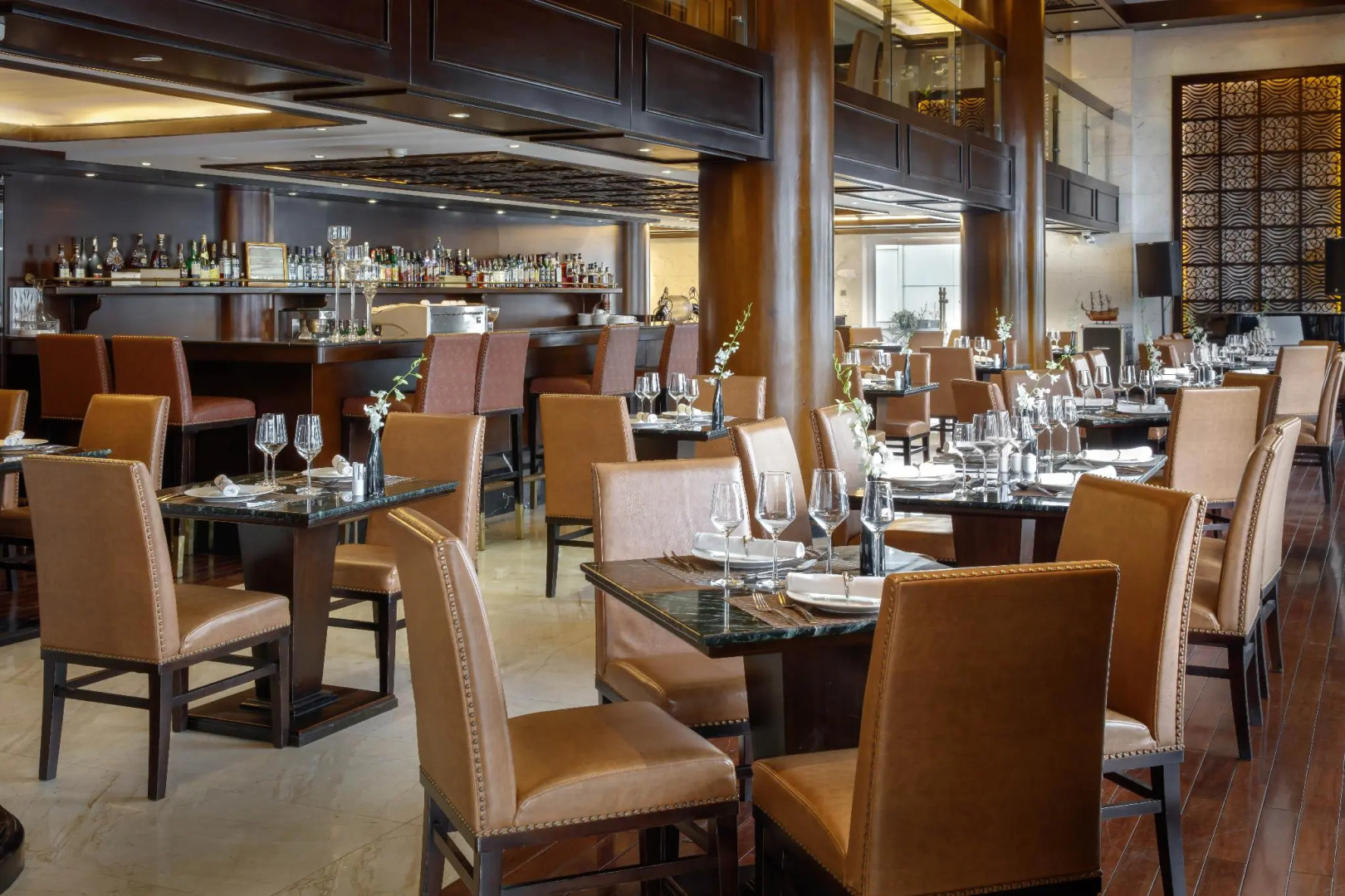 Paradise Suites Hotel