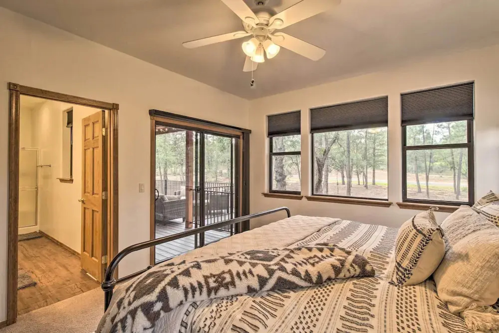 Show Low 'a-to-z Cabin' With Deck & Gas Grill!