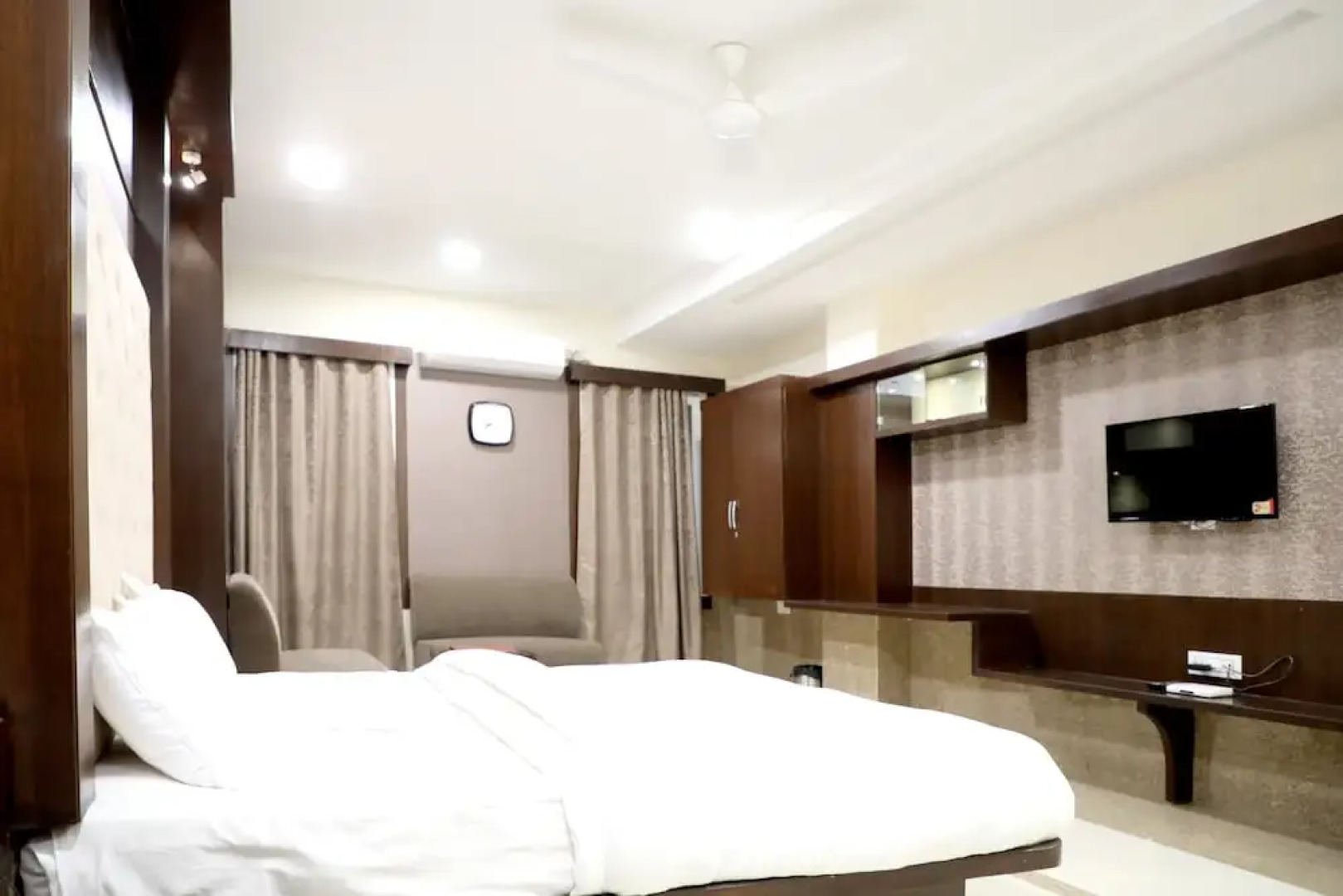 Hotel Anmol Classic