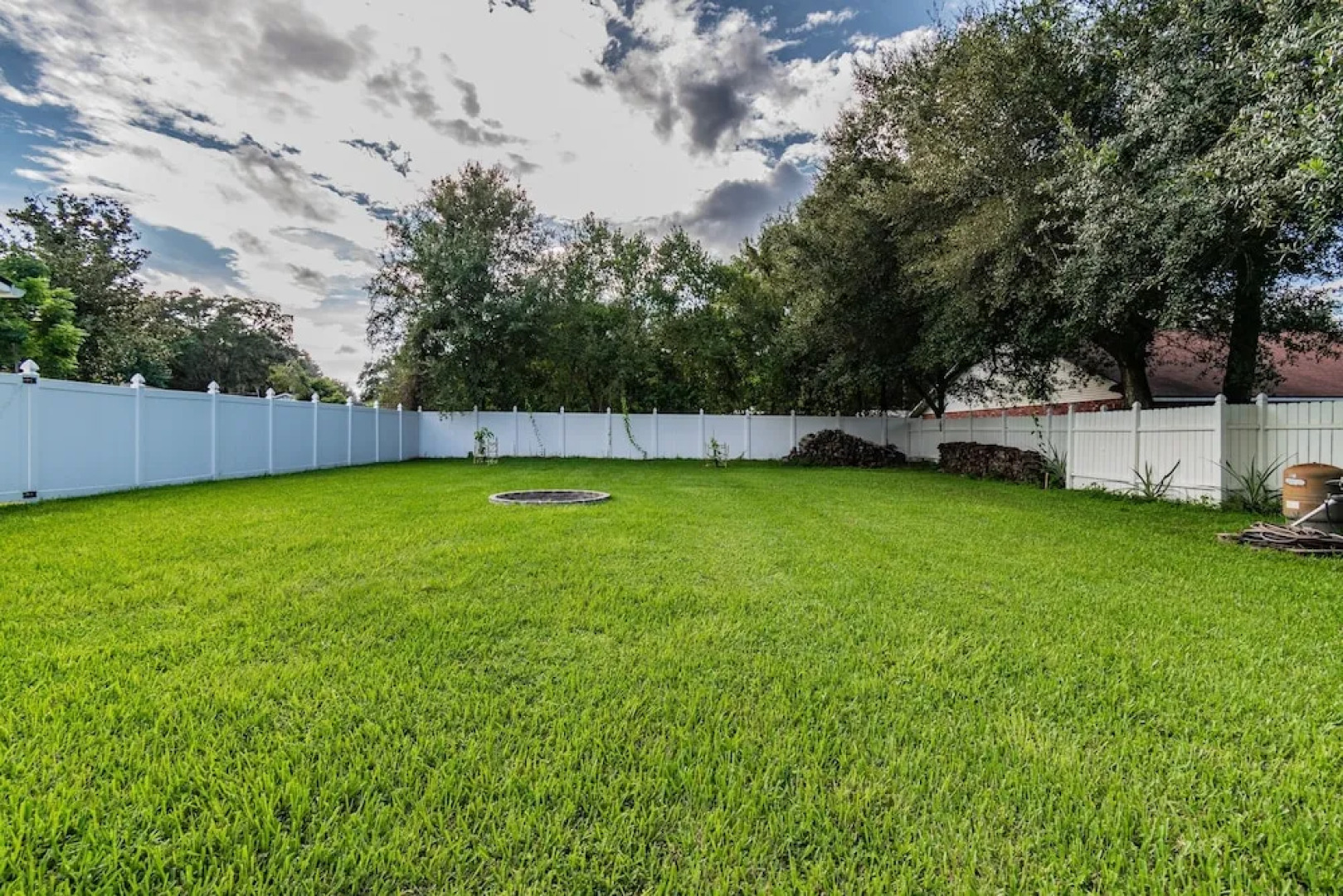 A Large Tropical 7 Bedroom Estate by RedAwning