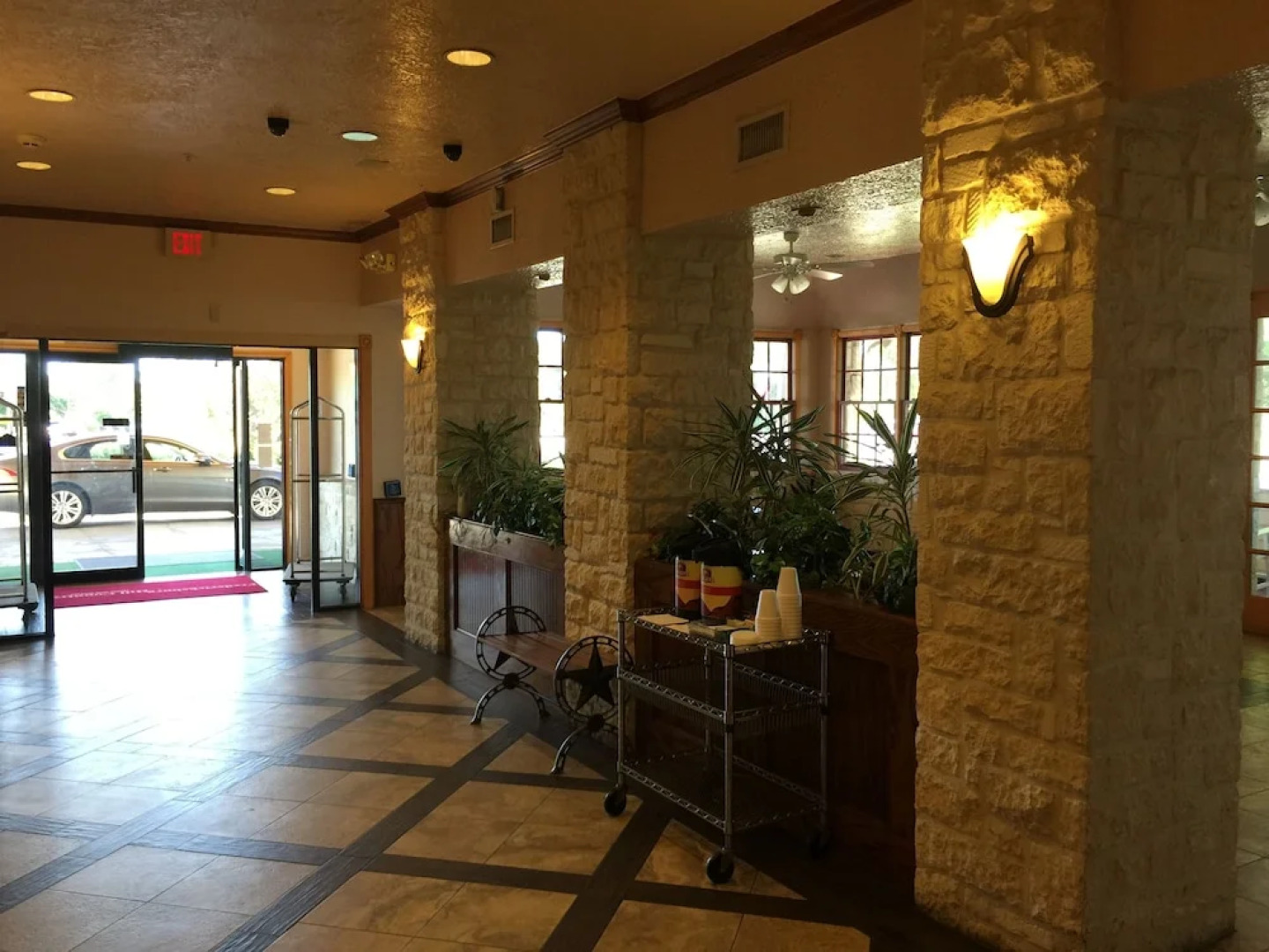 Fredericksburg Hill Country Hotel