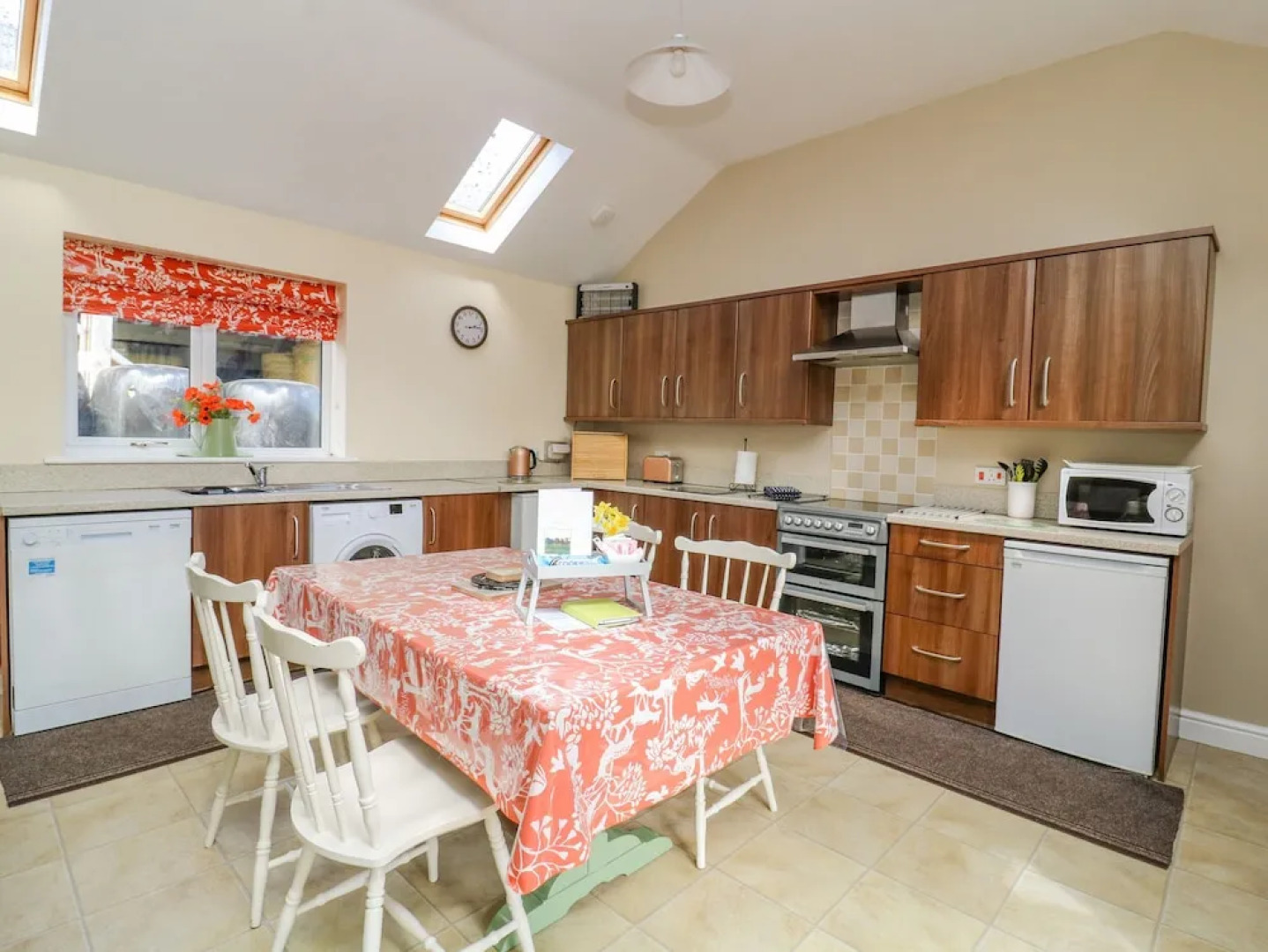 1 Pines Farm Cottages