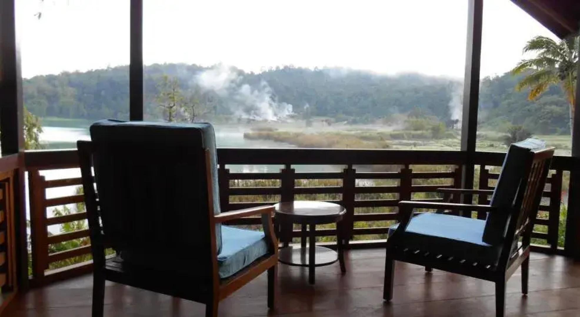 Greenlake Retreat Bungalows Linow