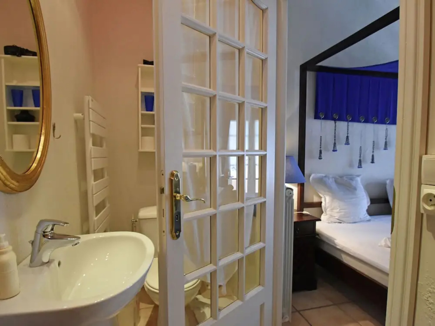 Stately Villa in La Gaude With Relaxation Area and Pool