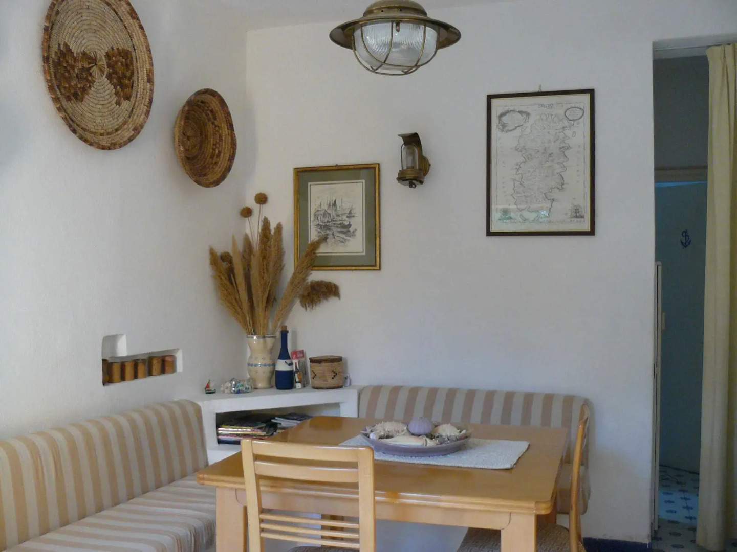 Villette Close Up Rena Majore