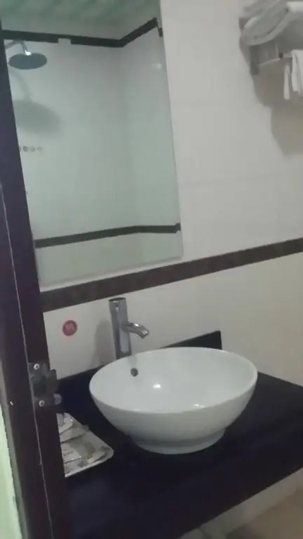 Golden Moon Business Inn