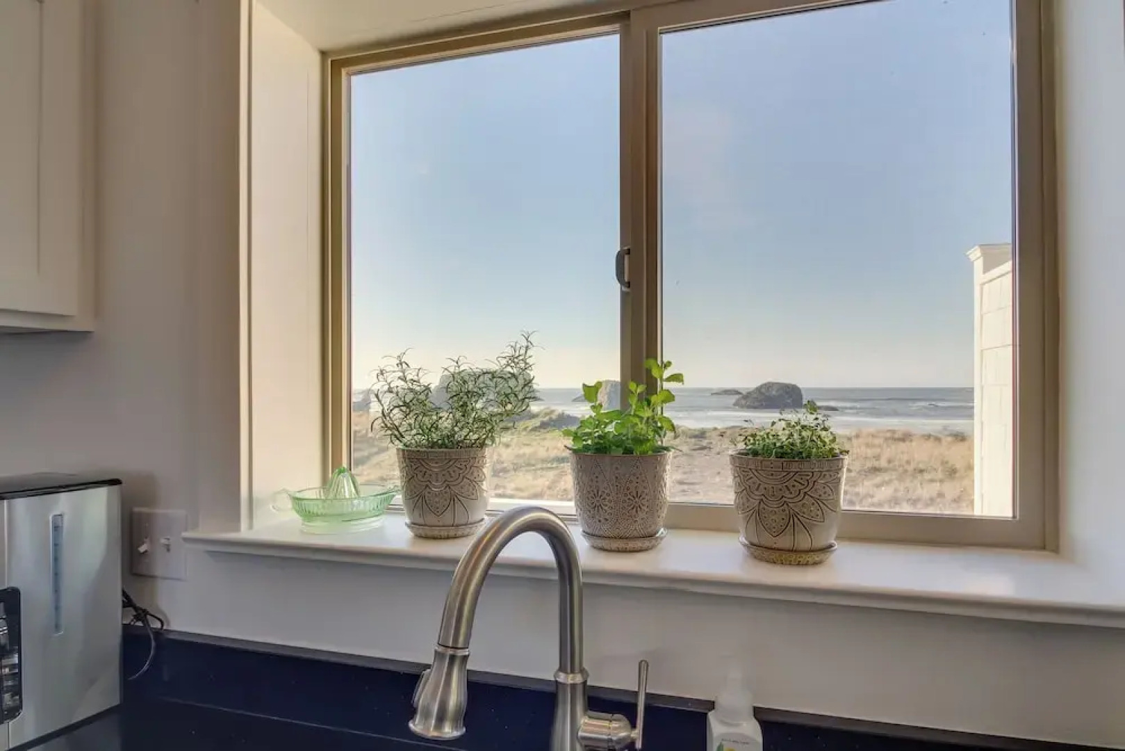 Scenic Bandon Vacation Rental w/ Beach Access!