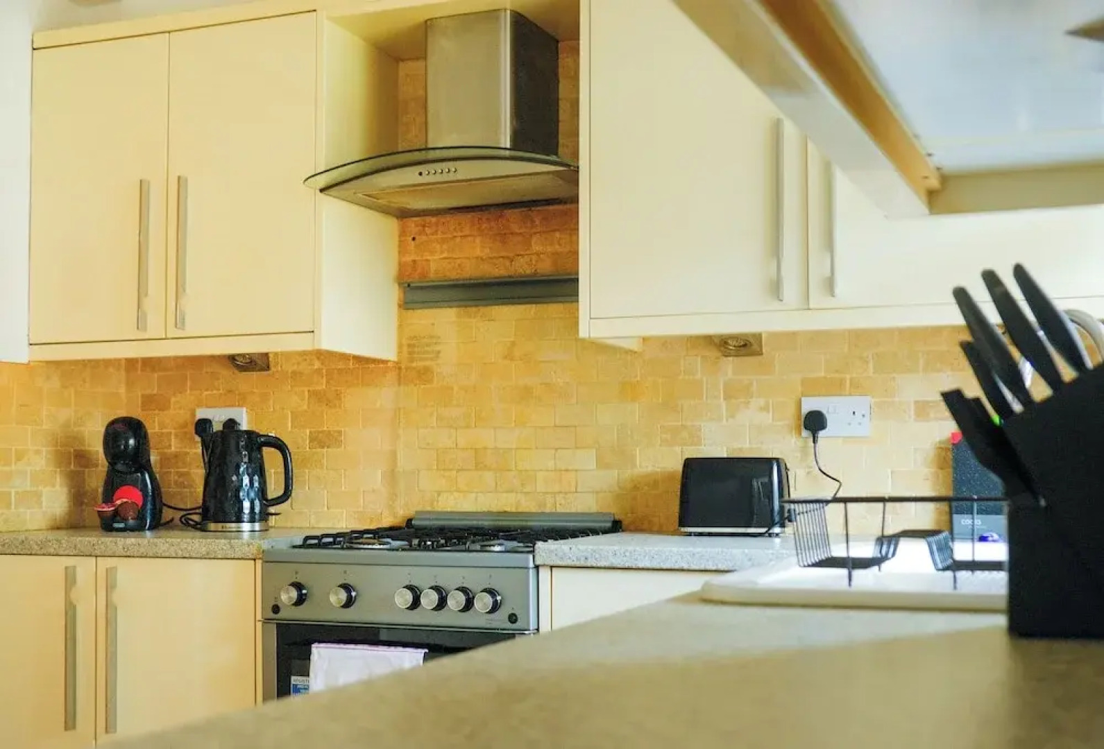 Register House - 4 bed 1 bath