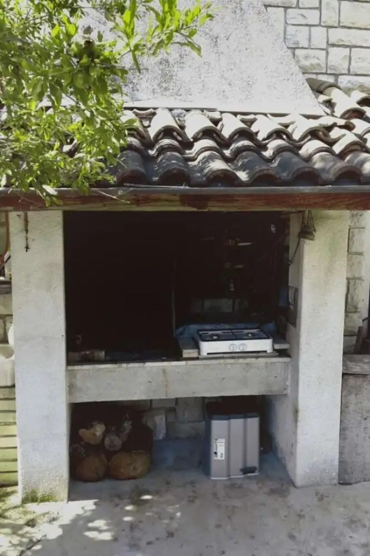 Griv - Close to the sea - A1