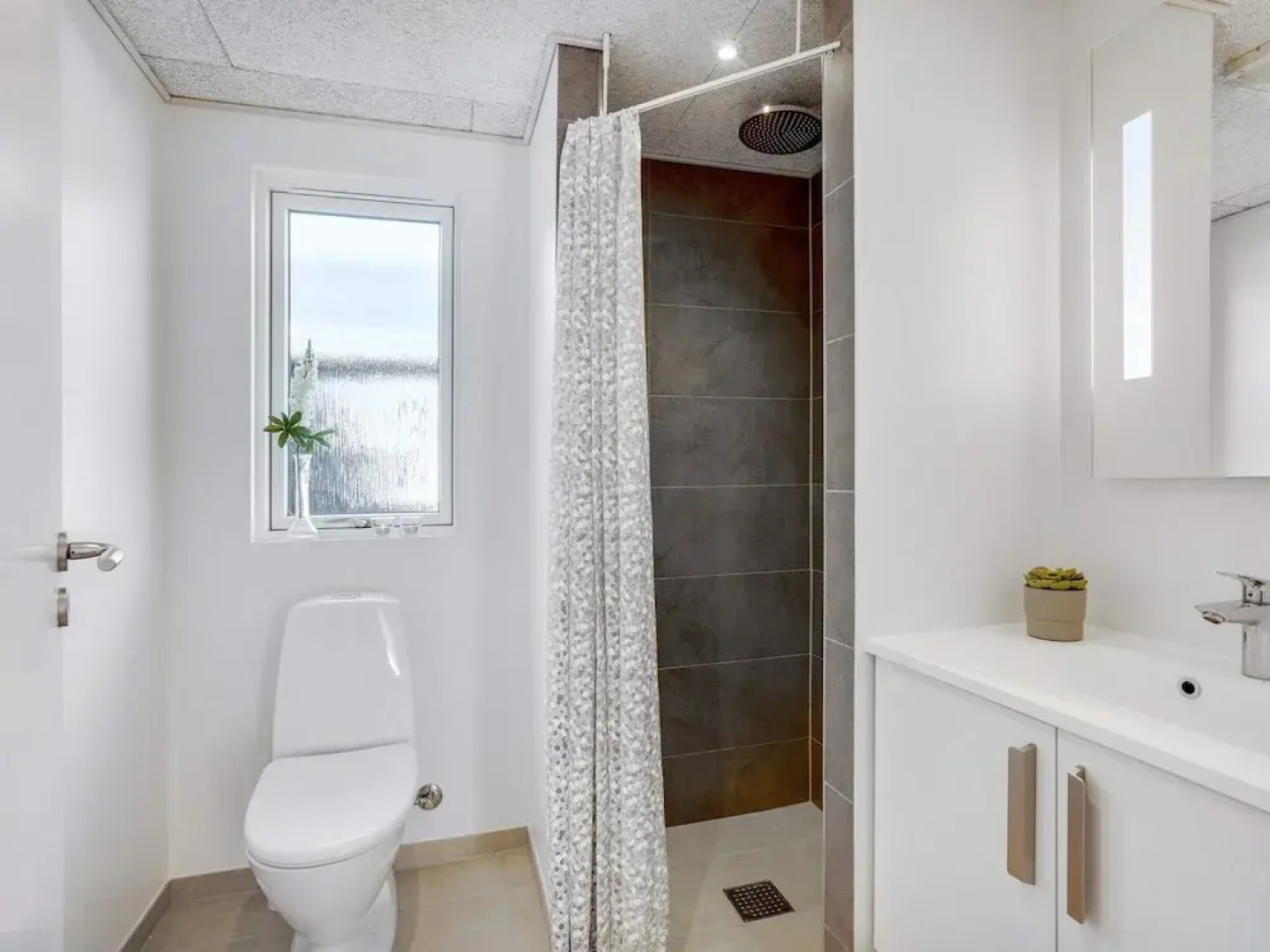 5 Star Holiday Home in Albaek