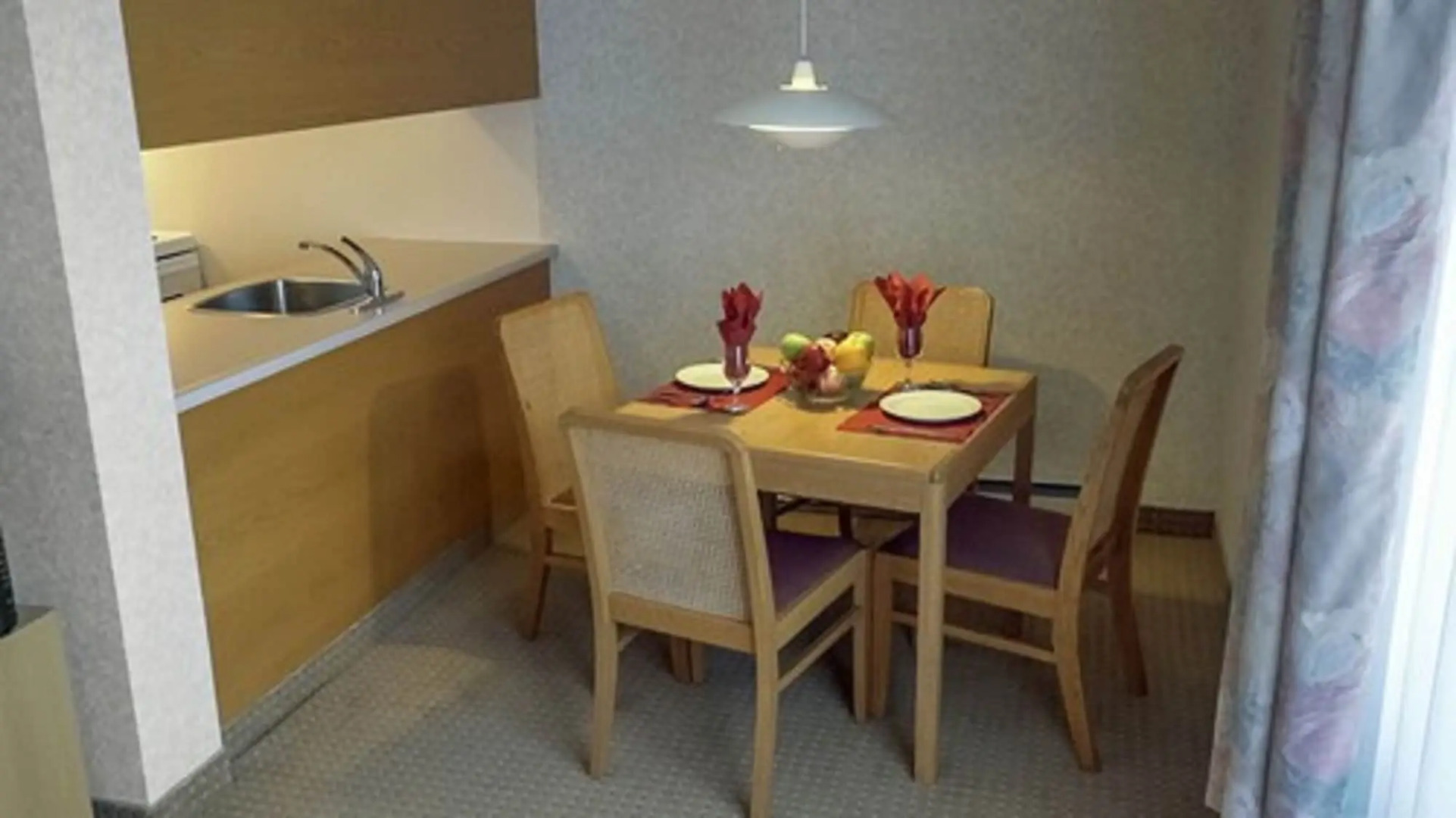 Cartier Place Suite Hotel