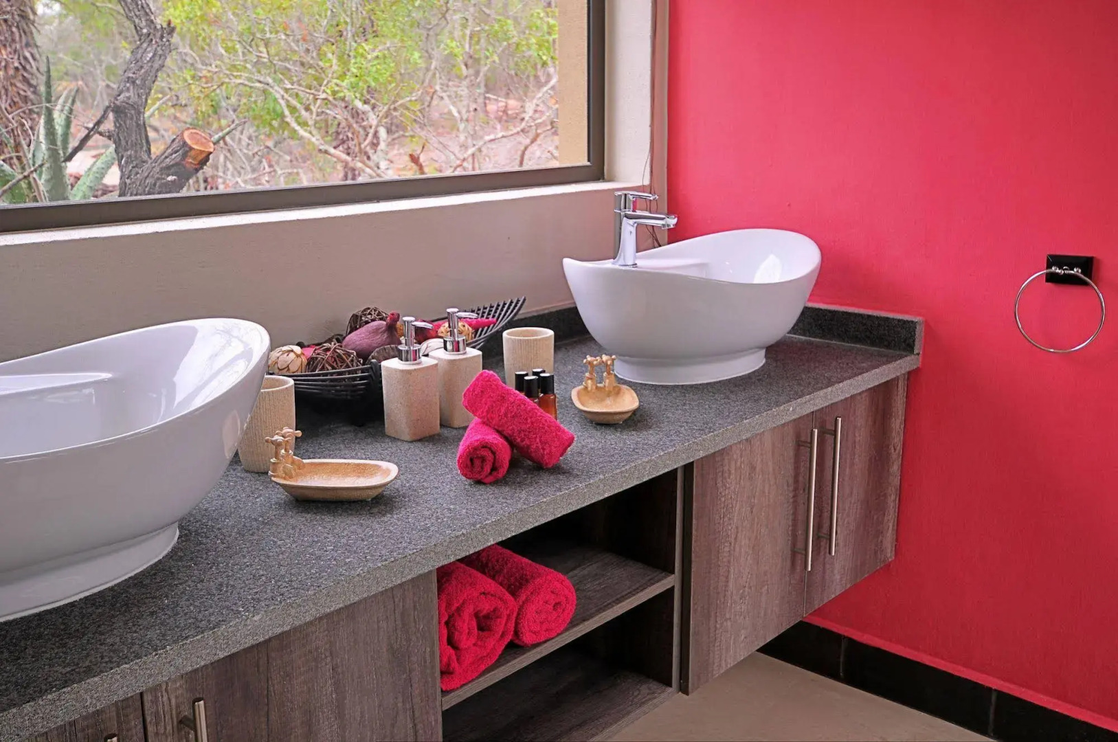 Cheetah Paw Eco Lodge