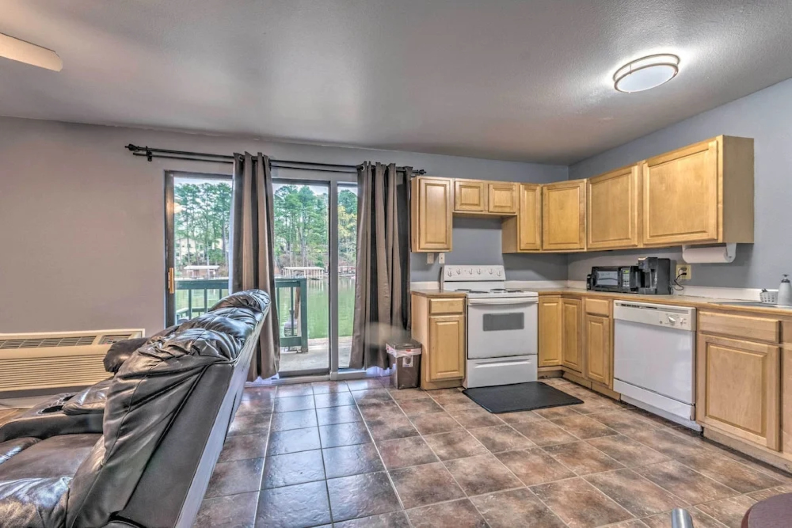 Modern Hot Springs Condo w/ Dock on Lake Hamilton!