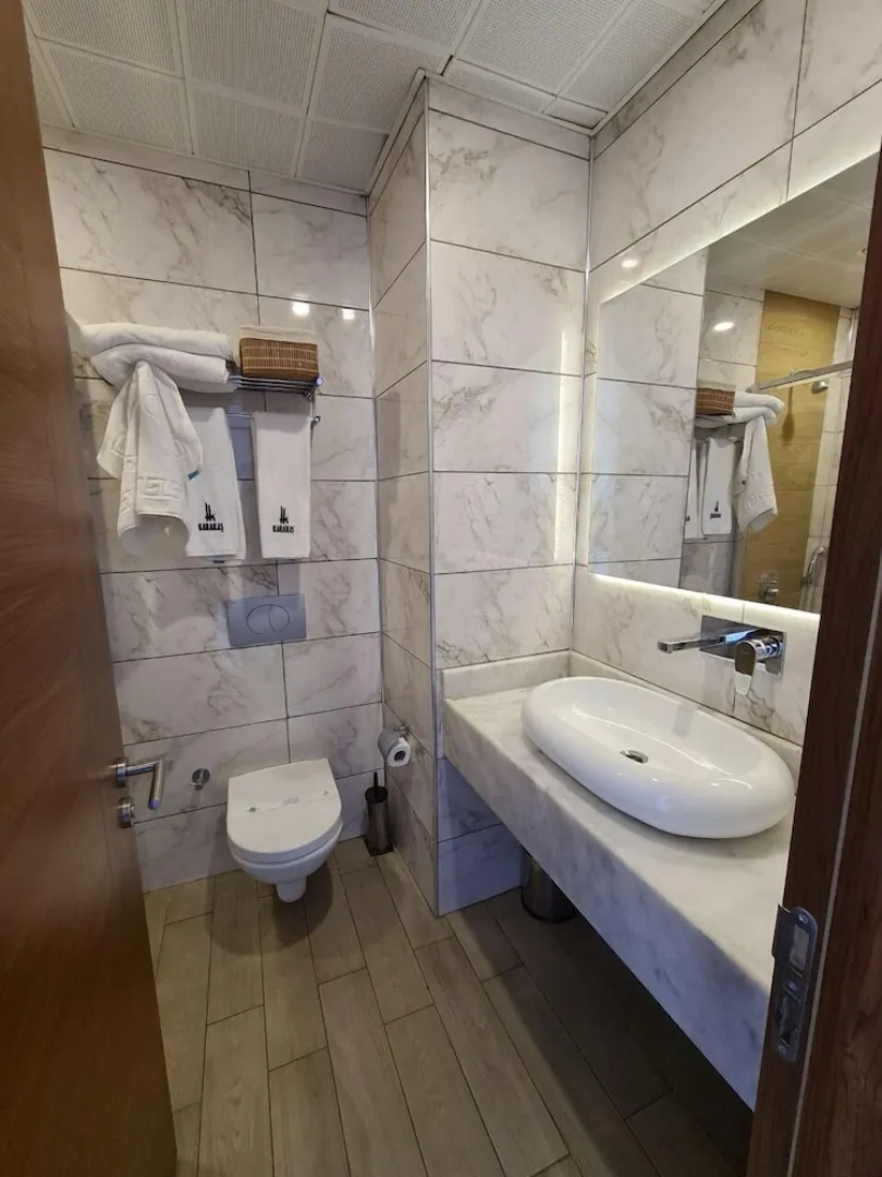 Karakas Hotel