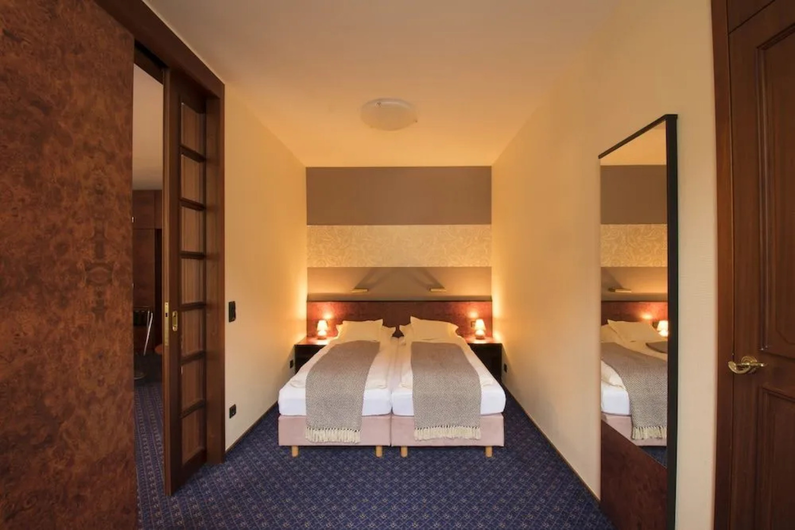 Vintage Hotel Twenty-eight