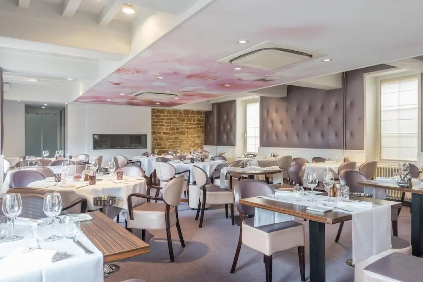 Logis Hôtel Les Platanes