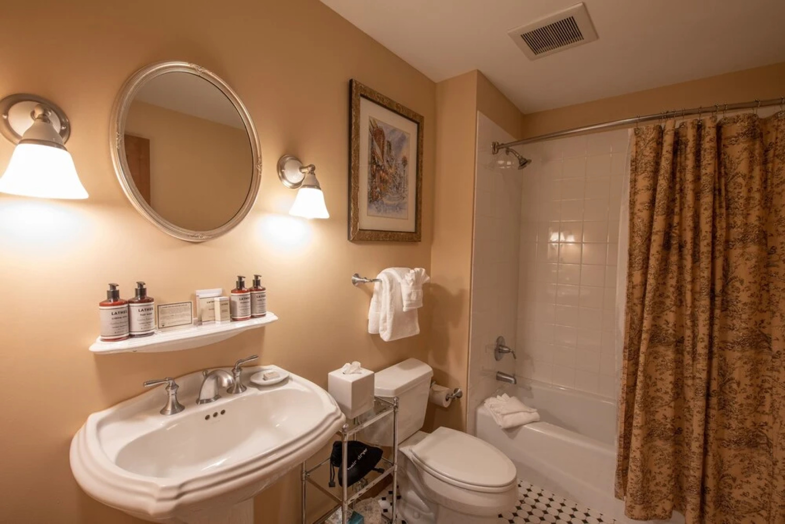 Updated 1 Bedroom In Mountaineer Square Condo - No Cleaning Fee! by RedAwning