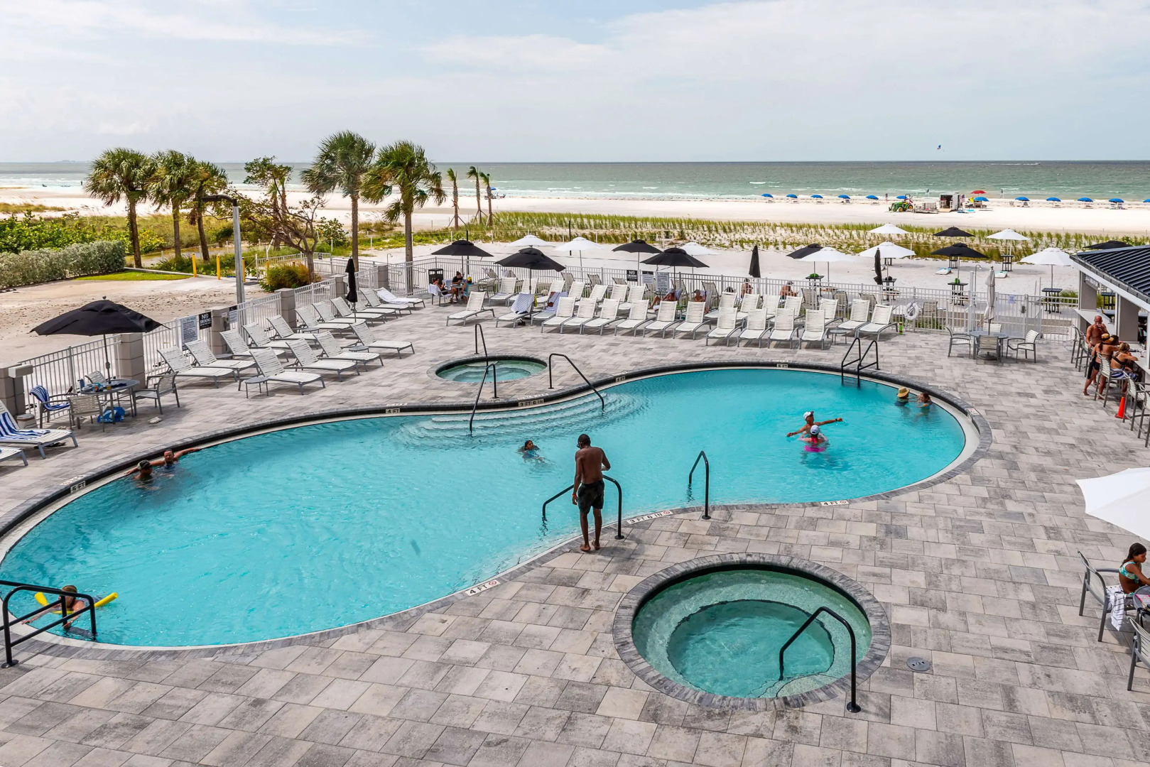 DiamondHead Beach Resort